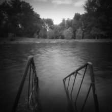  / в воду