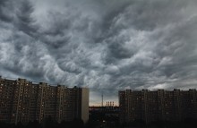 &quot;Окно в Москву&quot; в первый осенний вечер / Мощный грозовой фронт добавил драматизма обычной городской застройке