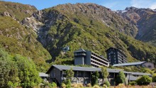 Отель в горах Новой Зеландии / Снимок сделан в апреле 2011 года в районе горы Кука (Mount Cook) на Южном острове Новой Зеландии.