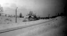 зима / фотографировала с  проходящего мимо этой деревни поезда