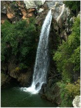 Водопад Саар / Этот водопад один из примеров &quot;временных&quot;водопадов.Он &quot;работает&quot;только зимой и ранней весной..К лету он пересыхает..Высота водопада 53 метра