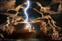 Fiery show underground "INNUENDO" ;^) / Галерея "РадиоЛюкс" - Подземная пещерная система "Оптимистическая" - 220км галерей в кристаллическом гипсе, - 3-я в мире по общей длинне ходов.
