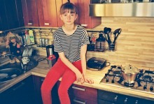 Портрет Лены на кухне / лето 2011