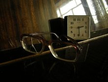 Отражения / натюрморт с очками