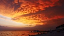 Тучи над пляжем / Вот такое природное явление наблюдал на Черном море в сентябре 2008