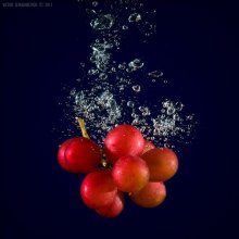 grapes / Фрукты в воде