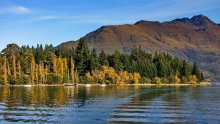 Озеро Вакатипу / Снимок сделан в апреле 2011 года в городе Квинстаун (Южный остров Новой Зеландии)