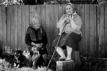 Бабушки-старушки / Деревня под Винницей (Украина)... обычный летний день