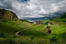 Одинокий домик в горах / Северное Приэльбрусье