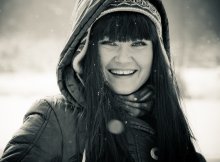 Алеся / Прекрасная зима,
На улице морозно.
Оденусь поскорей
И потеплей как можно!...(Лариса Касимова)