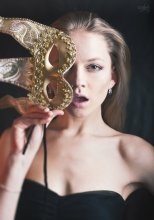 Golden Mask / Ph: Ilya Bashnin
Model: Svetlana Legun
MakeUp: Dmitriy Miheychik
Stile: Uliya Kredol