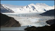 Ледяное Поле Патагонии. / Ледник Грей,сползающий в ледниковое озеро Грей,Национальный Парк Торрес дель Пайне, Южная Патагония,Чили.

Фотография сделана со скального массива, недалеко от Refugio Grey.
