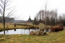 Церквушка у леса / церковь в память погибшим в 1 и 2 мировых войн......