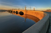 Троицкий мост : первые лучи / 2012-04-10
07:22 am
-4 °C