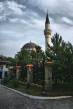 &nbsp; / Мариупольская мечеть в честь султана Сулеймана Великого и Роксоланы и одноименный исламский культурный центр торжественно открыты 15 октября 2007 года. 

Строительство мечети длилось три года...