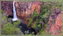 Водопад Толмер / Снимок водопада Толмер (Tolmer Falls) сделан в марте 2011 года в национальном парке Литчфилд (Litchfield) в Северных Территориях. Парк находится в 100 км к юго-западу от Дарвина, названный в честь первооткрывателя этих земель Фрэда Литчфилда.