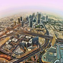 уходящие за горизонт / ОАЭ, Дубай, снято с обзорной площадки Бурдж Халифа, отметка  +505 метров, 124 этаж.