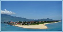 Белый песок пляжа Куадай / Снимок сделан в июне 2009 года в Центральным Вьетнаме. Пляж Куадай находится в 4 км к северу-востоку от г. Хойана
