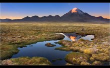 Огненный глаз вулкана.... / последние лучи солнца освещают вулкан Сахама-доминантный вулкан Боливийского Альтиплано....