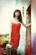 girl in red dress / girl in red dress