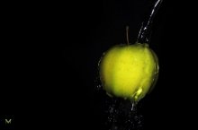 Яблоко / Яблоко и вода, снято на Canon sx150