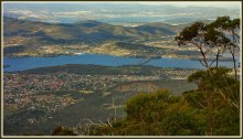 Хобарт / Снимок города сделан в марте 2011 года на о.Тасмания с горы Веллингтон (Австралия)