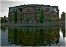 Riksdag / Здание риксдага находится в центре Стокгольма на острове Хельгеандсхольмен. Является высшим представительным и законодательным органом Швеции.