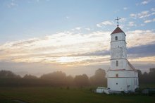 Туманным утром / Преображенская церковь в Заславле