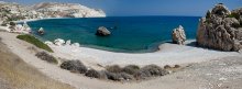 Панорама Петра-ту-Ромиу / Скала Грека (др. название - Камень Афродиты) - одно из красивейших побережий Кипра. Согласно преданию, богиня Афродита, рождённая из морской пены, вышла на берег острова именно в этом месте. 
Округ Пафос, Кипр.