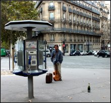 Paris / утро  бездомный.. шампанское..)))