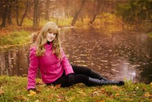 Девушка на берегу озера / Осенний парк и эта прекрасная девушка-модель