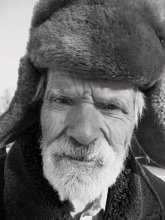 Дед Мазай / Сфотографировал в парке 28 Панфиловцев.