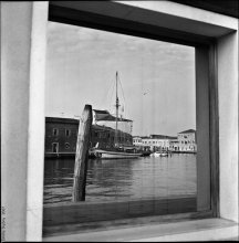 Окно II / Rollei 2.8F
Венеция - остров Мурано - reflection - апрель 2007