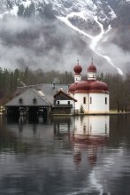церковь св. Варфоломея / Находится на озере Кёнигзее, добраться можно только по воде, ну или зимой по льду. Такая вот нынче зима.