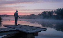 Созерцая зарю. / Самые волнующие моменты, когда солнце нового дня появляется на горизонте.