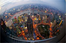просумерки / вид с самого высокого здания в Китае и 3 по высоте здания в мире,Шанхайской &quot;открывашки&quot;,492м на Шанхай,самый большой порт и город мира