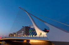 Арфа / Мост Самюэля Беккета через реку Лиффи в Дублине выполнен в виде арфы - символа Ирландии