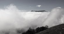 &quot;Авианосец&quot; / Верхнее плато Чатыр-Дага, парящее в облаках. Крым