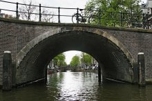 Мосты Амстердама. / Мосты Амстердама являются одной из визитных карточек этого города. Тяжело себе представить его без такого обилия этих сооружений. Без мостов этот город утратил бы львиную долю своей привлекательности. Да и с таким количеством каналов, как в Амстердаме, отсутствие мостов сделало бы передвижение по городу, мягко скажем, затруднительным
