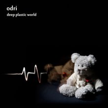 обложка альбома / у людей бывают пластмассовые сердца, а у игрушек живые