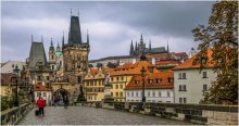 в Малую Страну. / Цепной мост, Прага. Вид на Малостранские башни и собор Святого Вита.