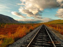 Дорога построенная на костях / Железная дорога идущая между Уральских гор
