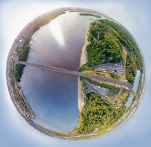 Киев / Фотографировал с опор Московского моста , хотелось как можно ближе передать весь вид , что получилось достигнуть соединением панорамных снимков.
