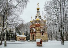 В зимнем парке / Часовня-усыпальница князей Паскевичей