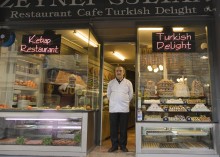 Портрет в интерьере / Описание