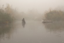 Туман деда Андромеда. / Утро Южного Буга в октябре, когда над речкою туман.