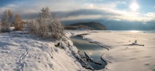 Яркий, свежий снег! / берег Байкала.