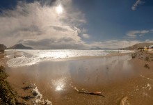 в песочном зеркале все небо отразилось / волна разгладила прибрежные пески
в песочном зеркале все небо отразилось