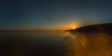Лунный рассвет. / Встаёт луна над озеро Маныч-Гудило. Калмыкия.