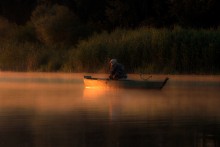 Провожая солнечные лучи. / Река Южный Буг. Украина.